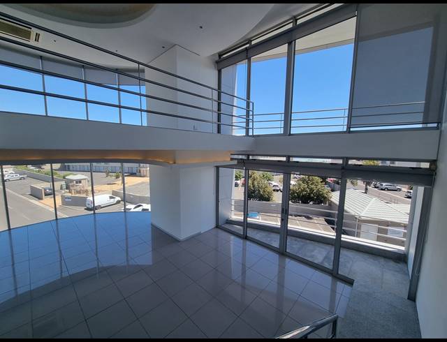 2,111M² OFFICE FOR SALE IN LAGOON BEACH